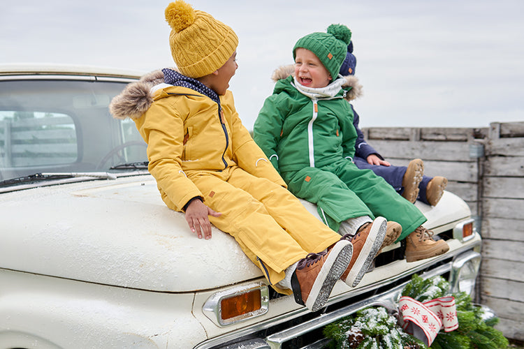 Classic Cable Knit Pom Pom Hat in Honey