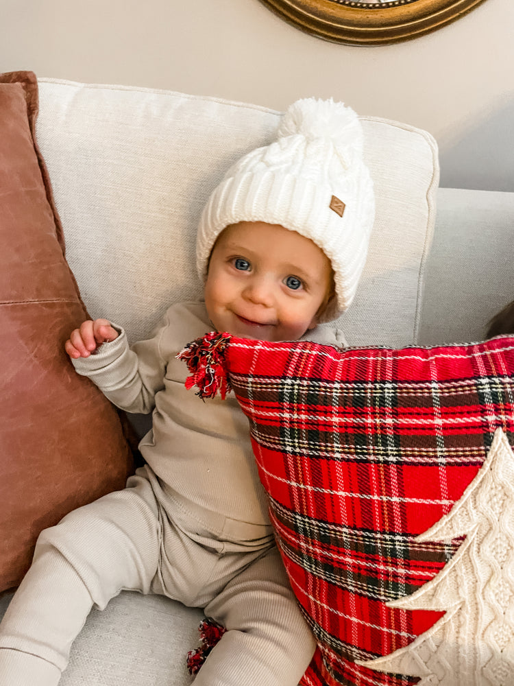 Classic Cable Knit Hat in Winter White