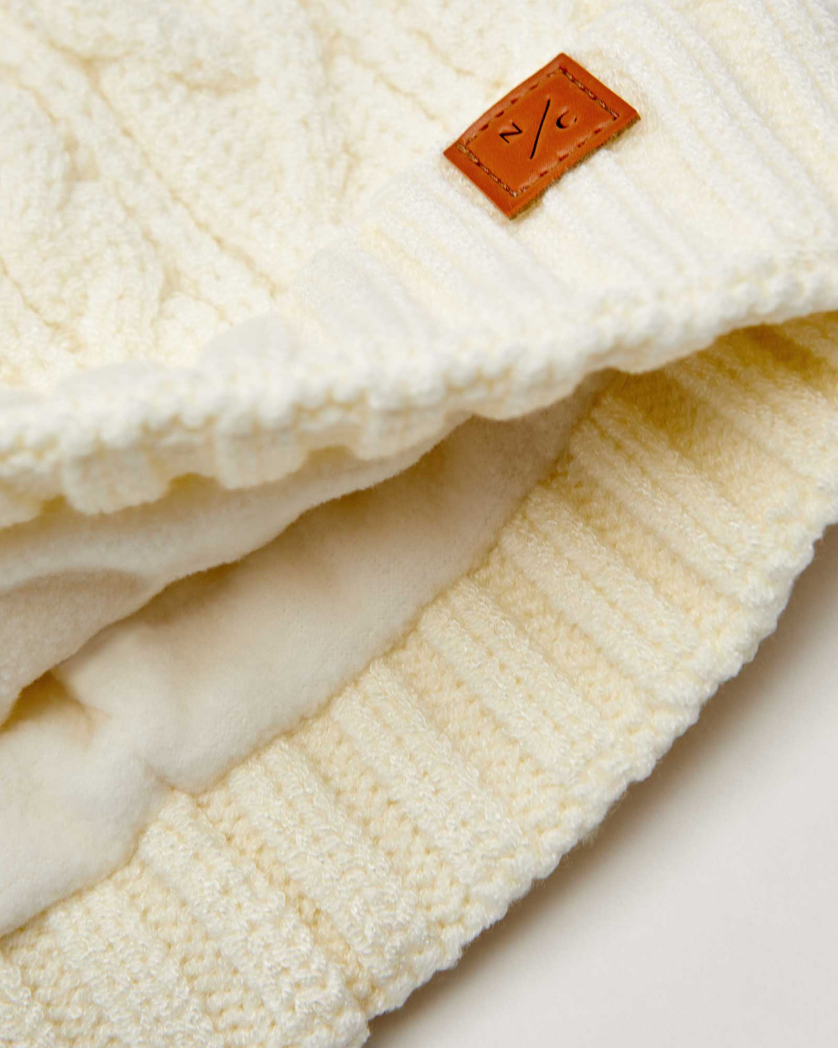 Classic Cable Knit Pom Pom Hat in Winter White