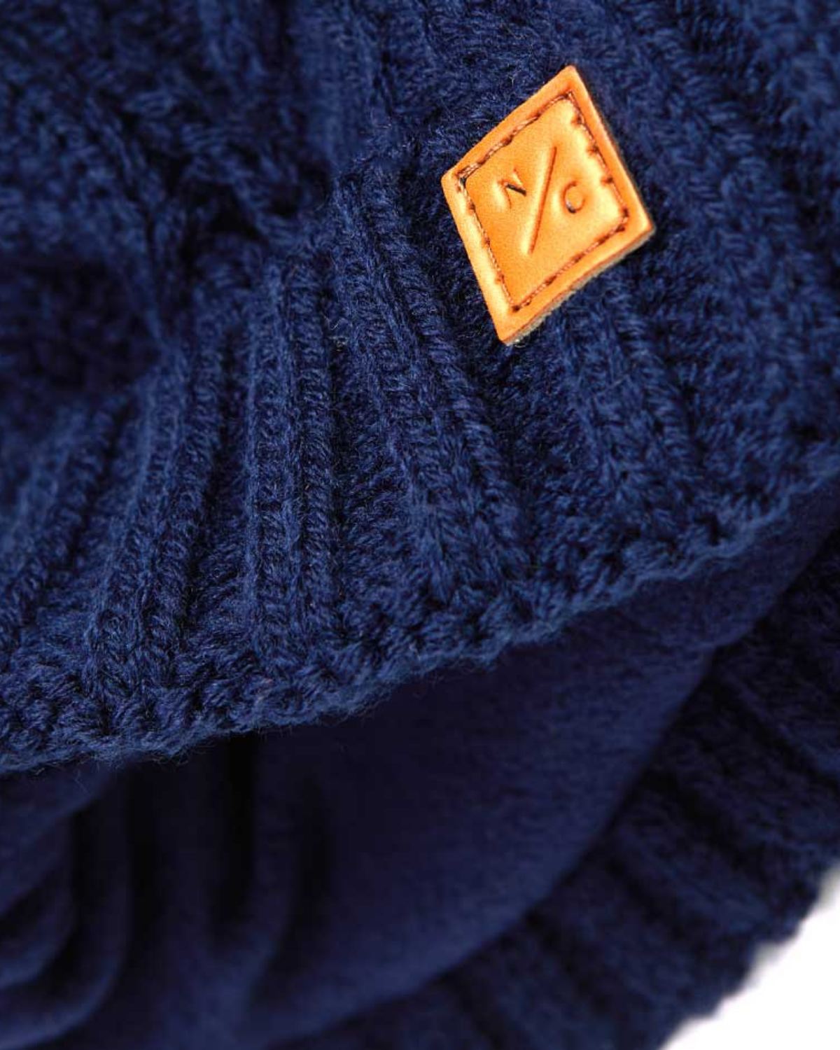 Classic Cable Knit Pom Pom Hat in Navy